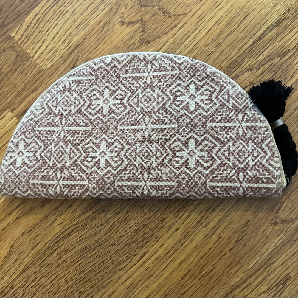 Boho Aztec Print Patterned Tassel Zip Clutch